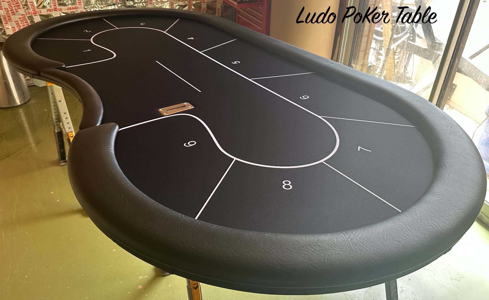 Table avec croupier 9 joueurs